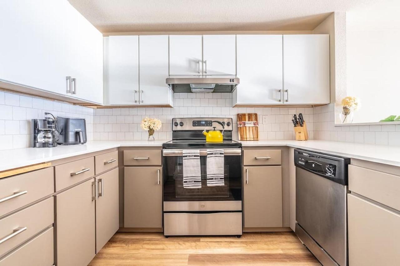 Modern And Spacious Apartment- Gym, Wifi, Free Parking ซีแอตเทิล ภายนอก รูปภาพ
